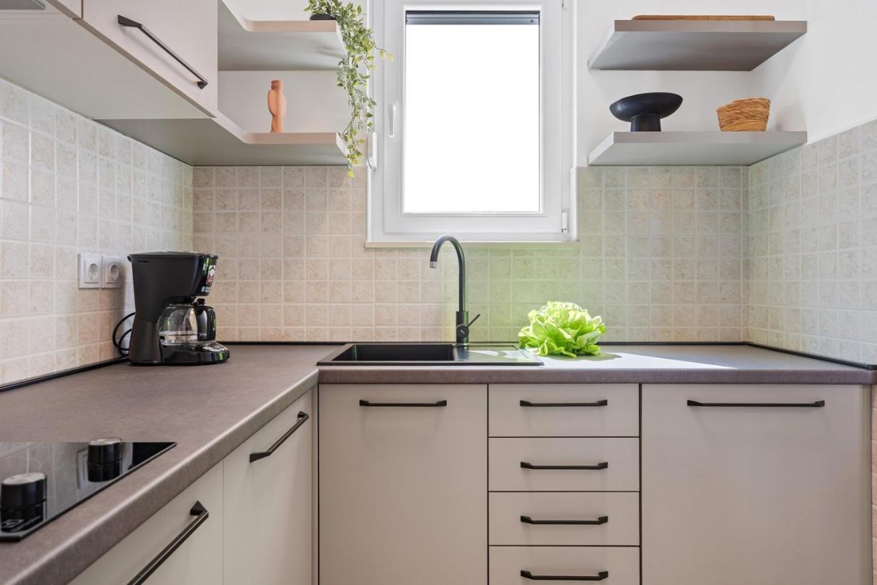 Villa Lux Promajna Exteriör bild